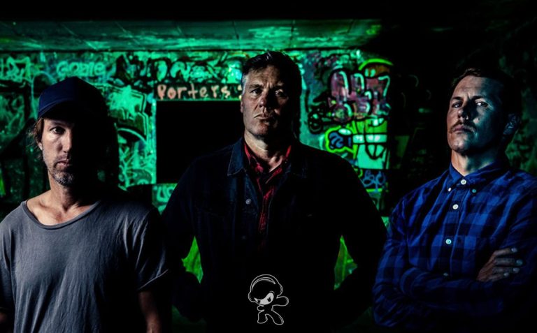 HAWKER – Attack the Hive (Hardcore Punk)