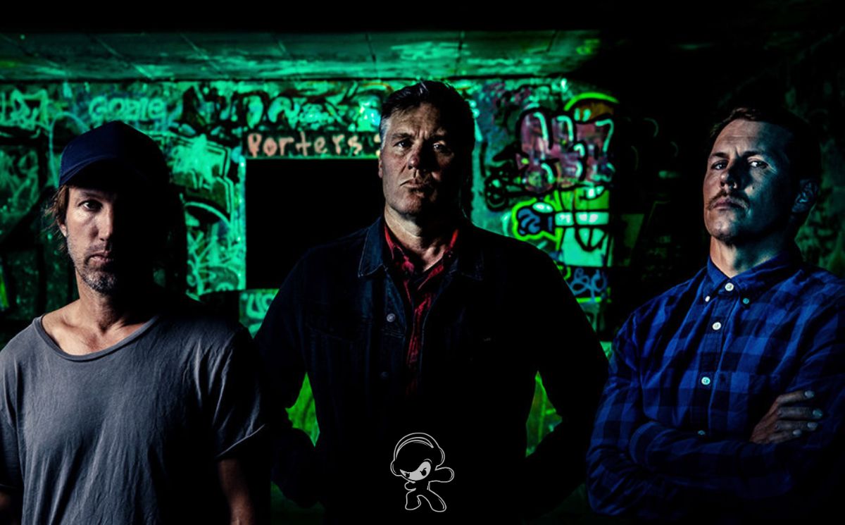 HAWKER – Attack the Hive (Hardcore Punk)