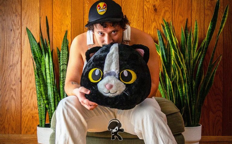 Jake Knox x Alexi Blue – Your Love (Indie R&B)