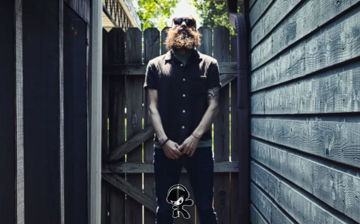 June Moss – Lucky Lucky (Alternative Rock)