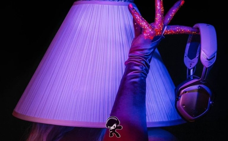 Shitty Princess – all that she wants (Electro Pop)