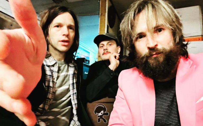 Strange Pink – Boys Club (Hard Rock)