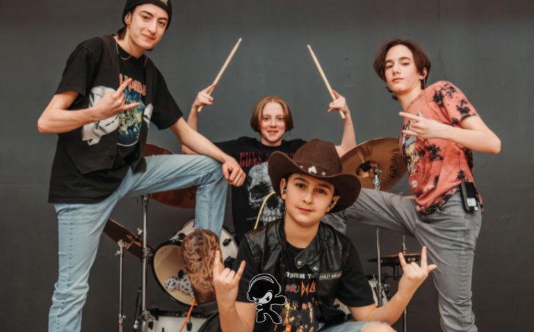 The Hulagens – 12 (Hard Rock)