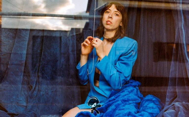 Caley Conway - Singing Never (Indie Pop)