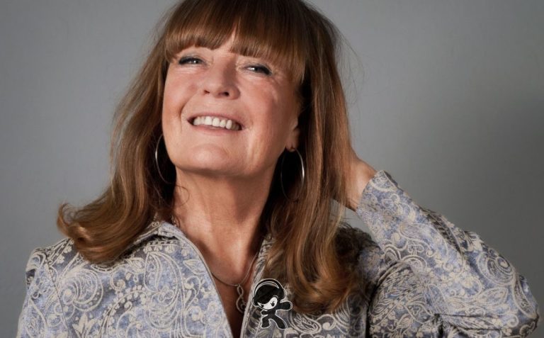 Eva Hillered – Get Out Of This House (Folk Pop)