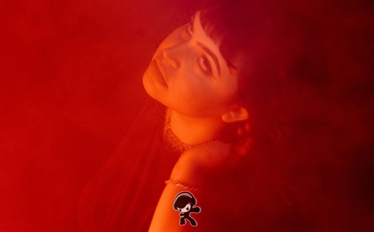 Romi O - Feeling the Heat (Electro Pop)