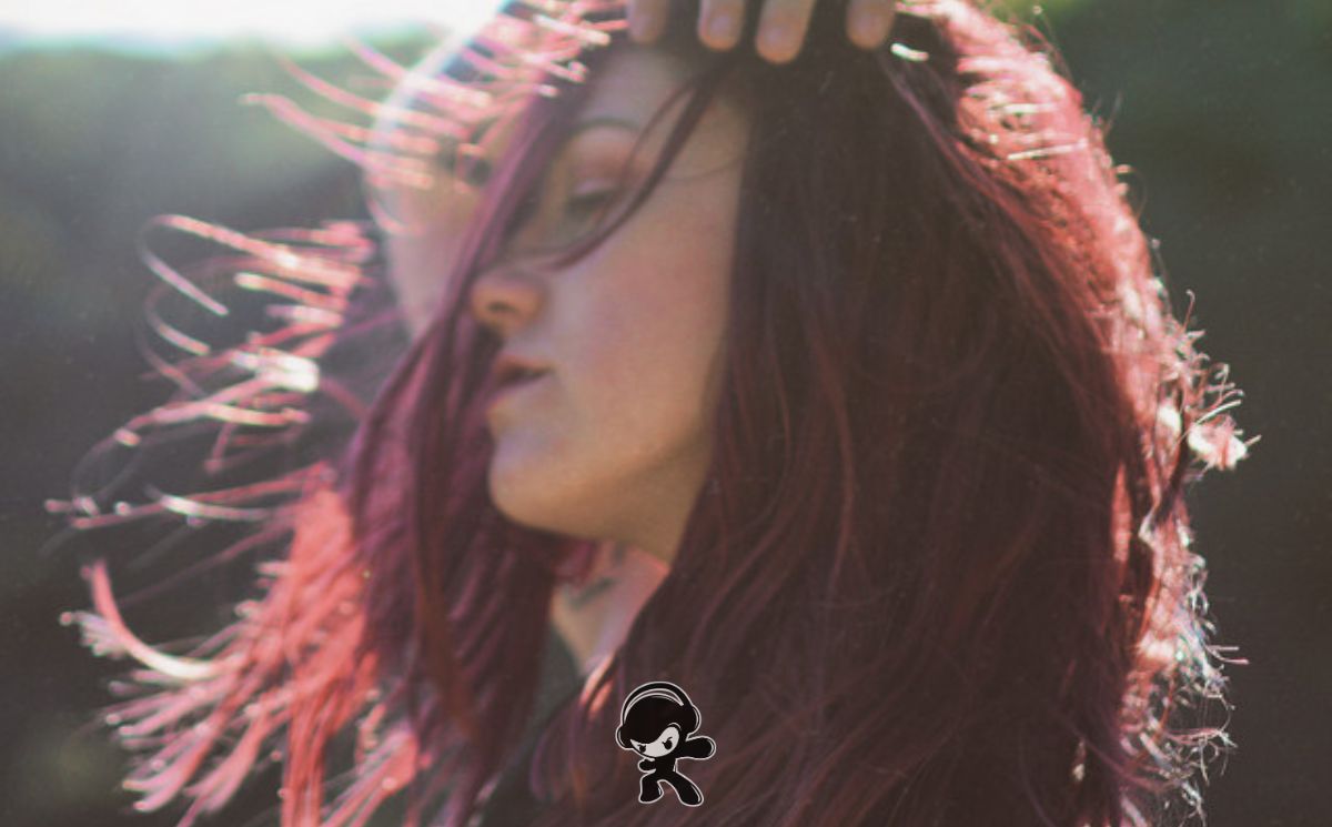 Sienna Vae - Stuck on Goodbye (Alternative Rock)