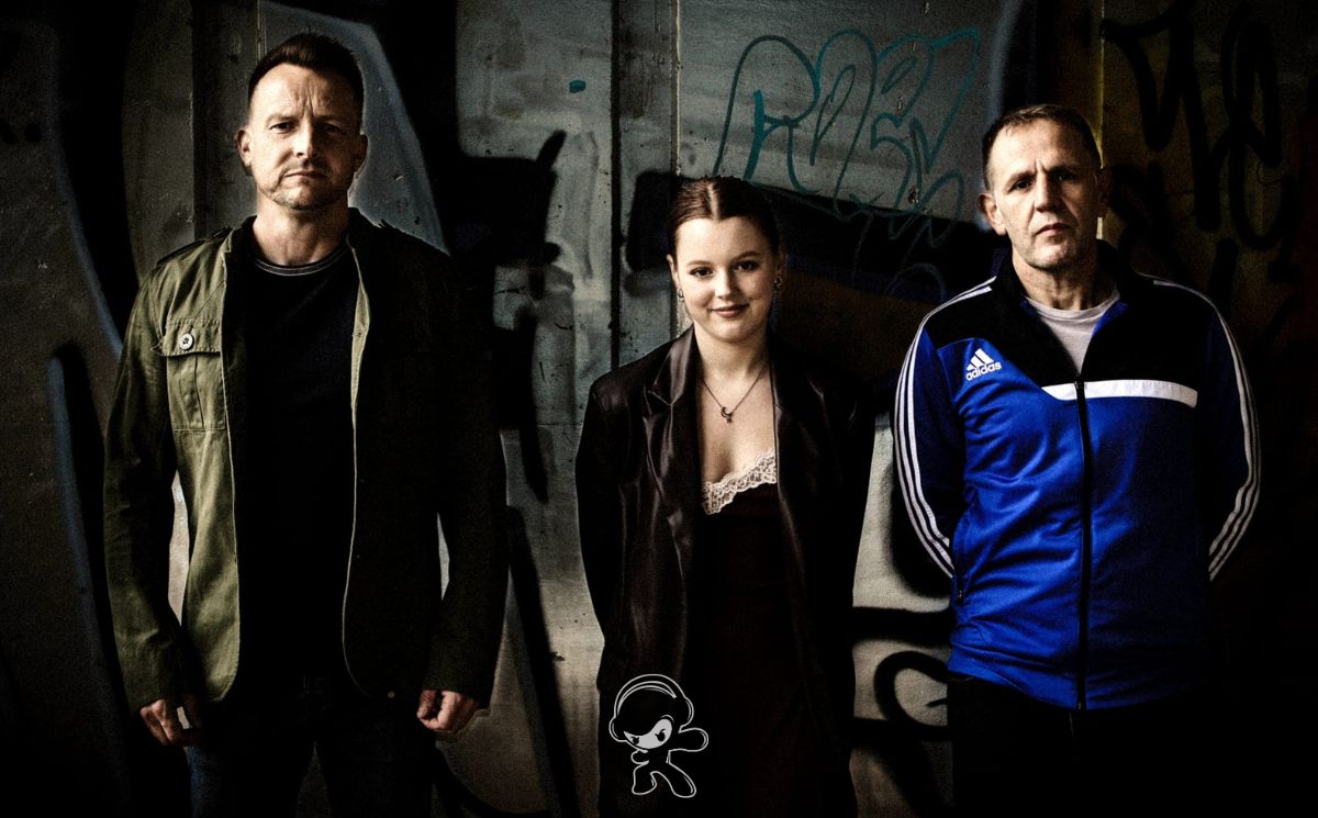 The Crawling Eye - All The Money's Gone (Indie Rock)