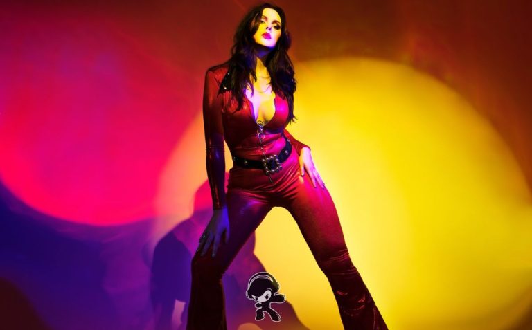 Bobbie Dazzle - Merry-Go-Round (Glam Metal)