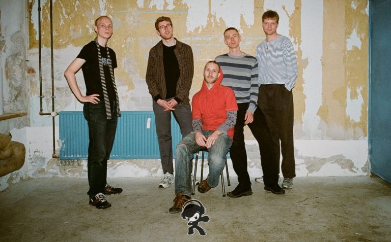 Young Couple - As the leaves unfold (Dream Pop)