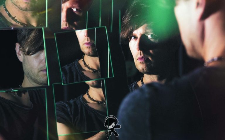 ZOODRAKE - A feeling I know (Dark Pop)