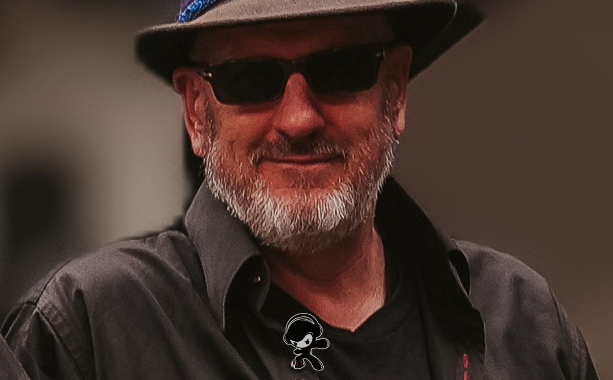 Zorin Morris - Holding your Hand (Synthpop)