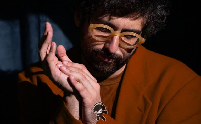 Glassio - When The Beat Carries On (Indie Electronic)