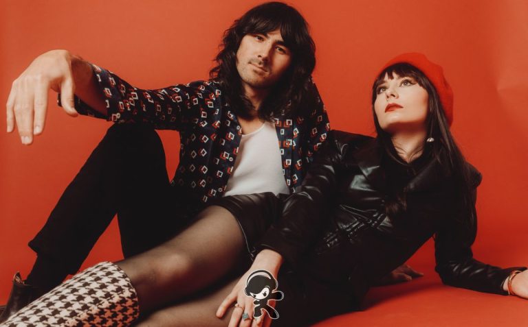 Salarymen - Holding On (Indie Rock)