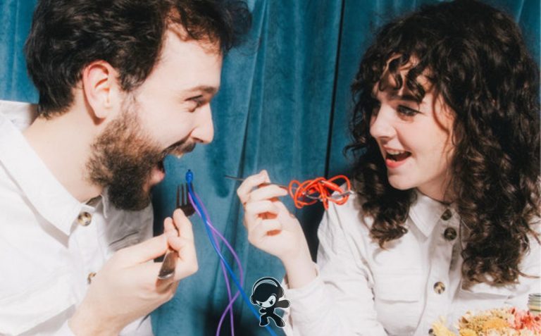 Swim Swim Naked - Hold Tight (Synthpop)