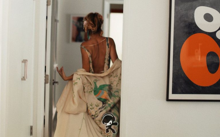 Kiki T - Girls need girls (Electro Pop)