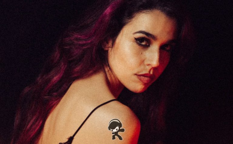 Ana Amado - Dahlia (Dark Pop)