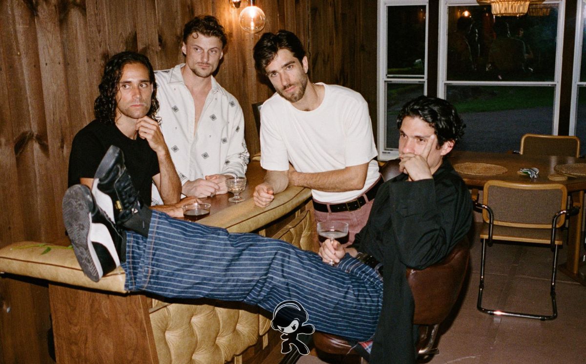 City Of The Sun - Hotel Alma (Indie Folk)