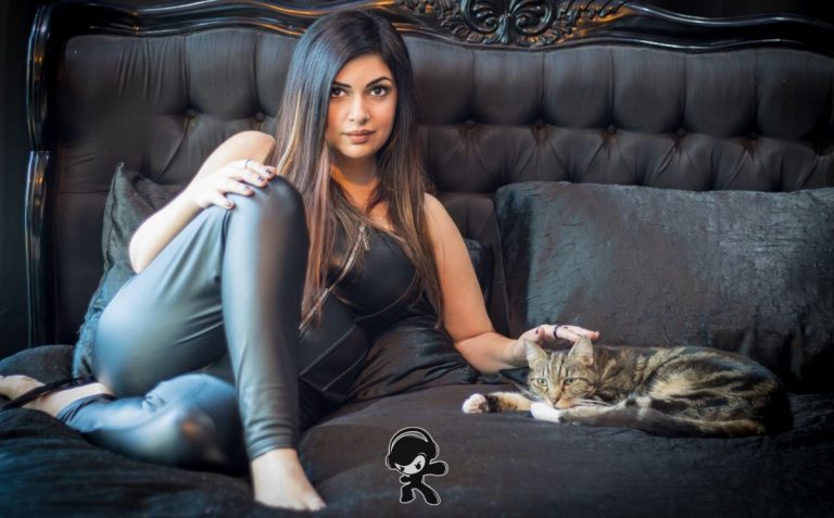 Ariane X - Not Normal (Electro Pop)