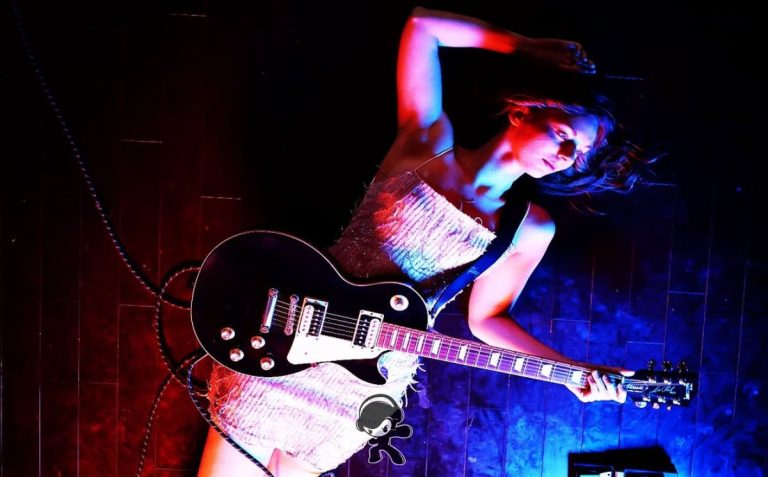 Awake & Dreaming - I U Me (Indie Rock)