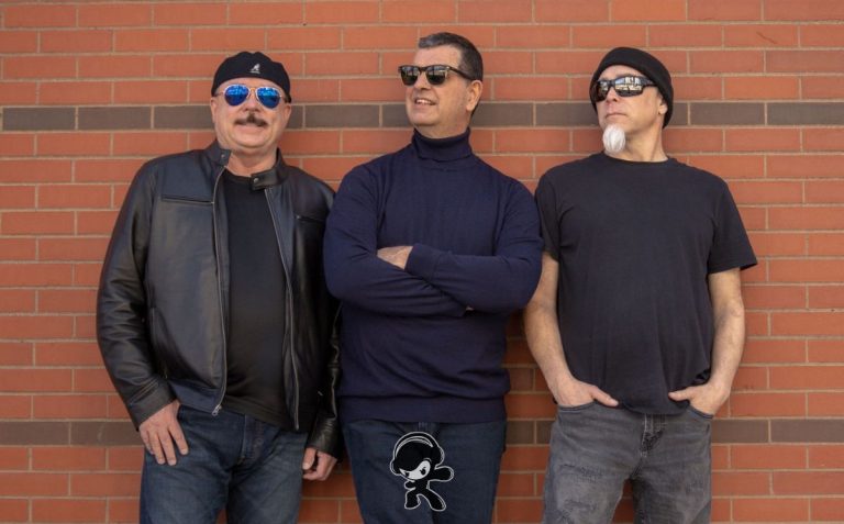 Divergent - Give Her Love (Hard Rock)