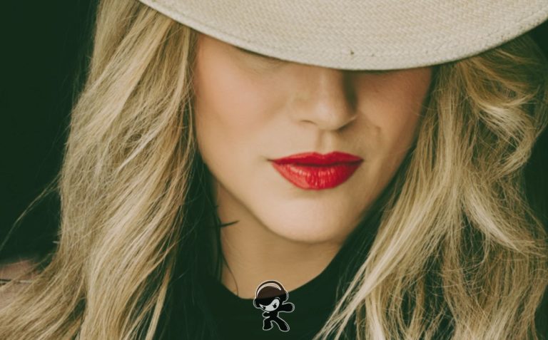 KiKi Holli - Running Out of Time (Alternative Pop)