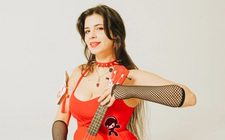 Lizzy Morisson - Loneliness in a Bleeding Breath (Gothic Metal)