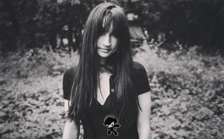 Carrellee - Edge of Heaven (Dark Pop)