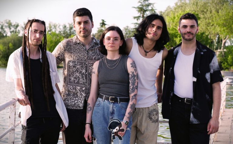 Évat - Évat (Alternative Rock)