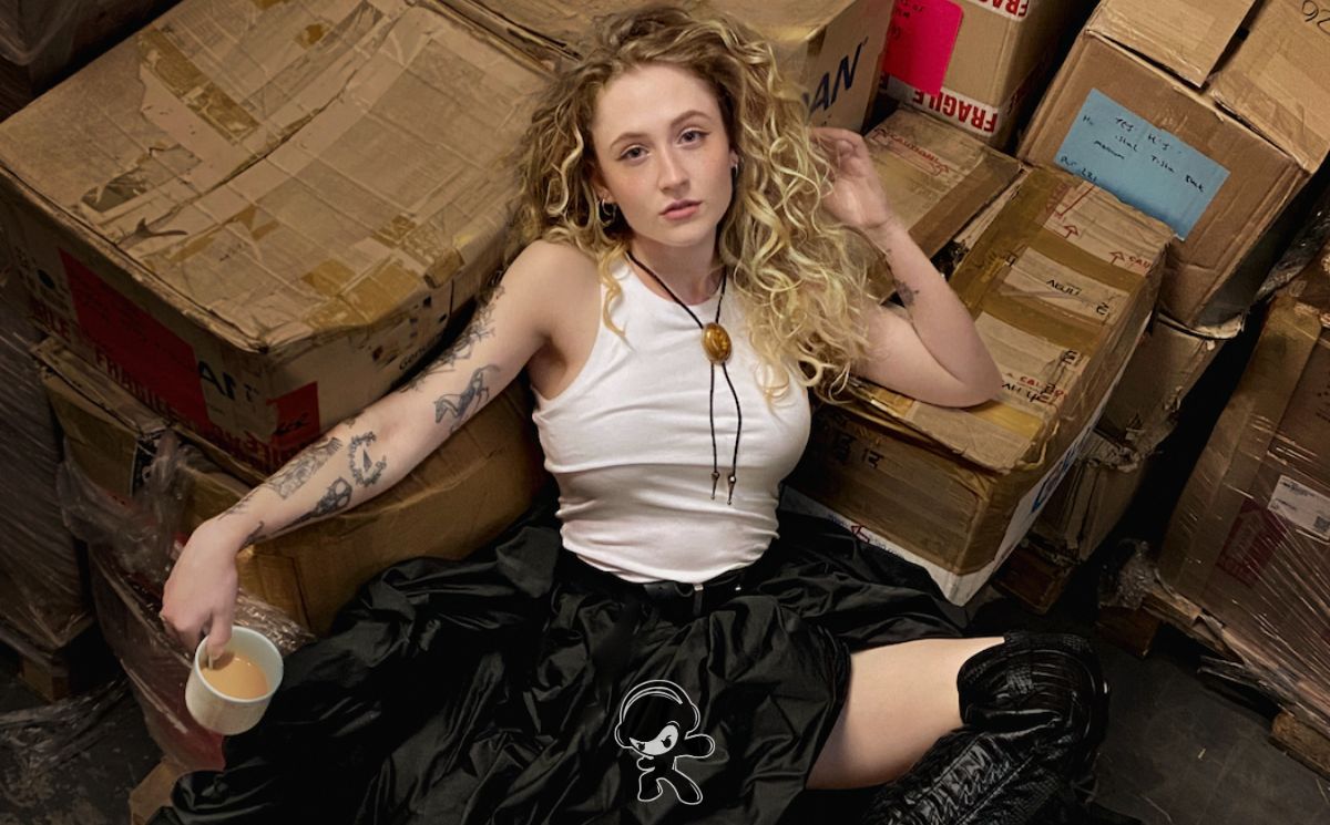 Janet Devlin - Working For The Man (Alternative Pop)