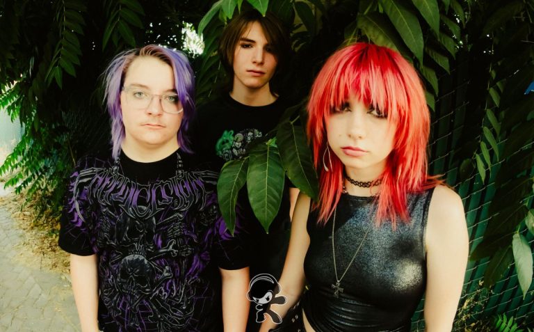 Kutie - Bloodmoon (Post-Hardcore)