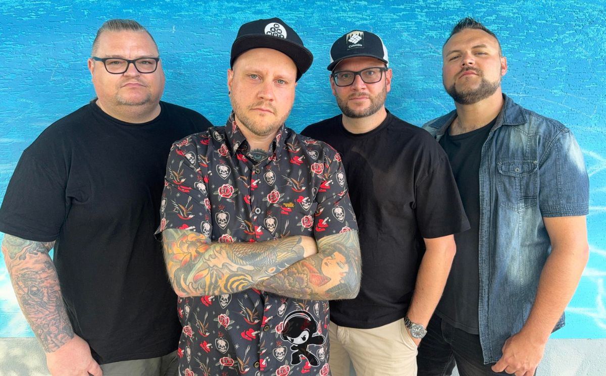 Plastic Mars - Not Like You (Pop Punk)