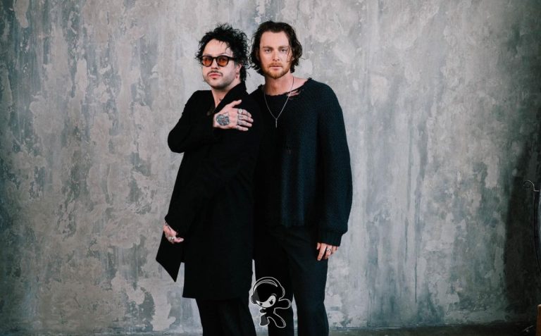 lovelytheband - Anywhere but on my mind (Indie Pop)