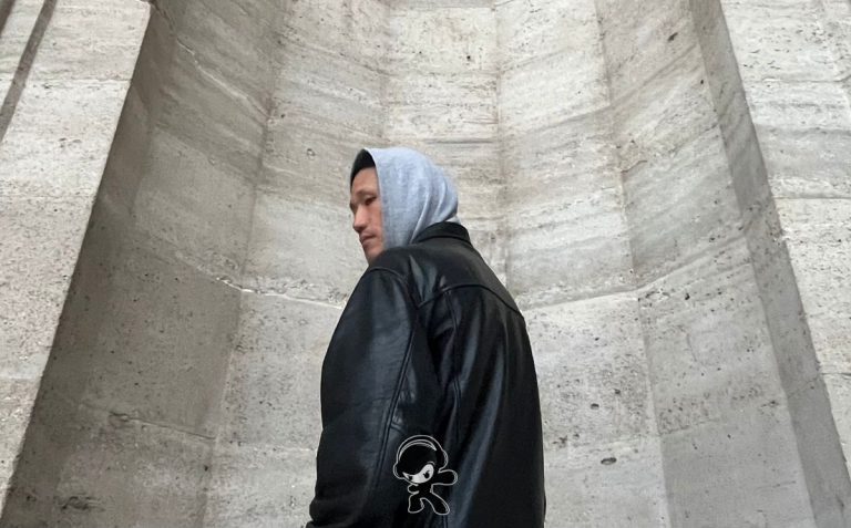 Alex Zhang Hungtai - American Burial (Experimental)